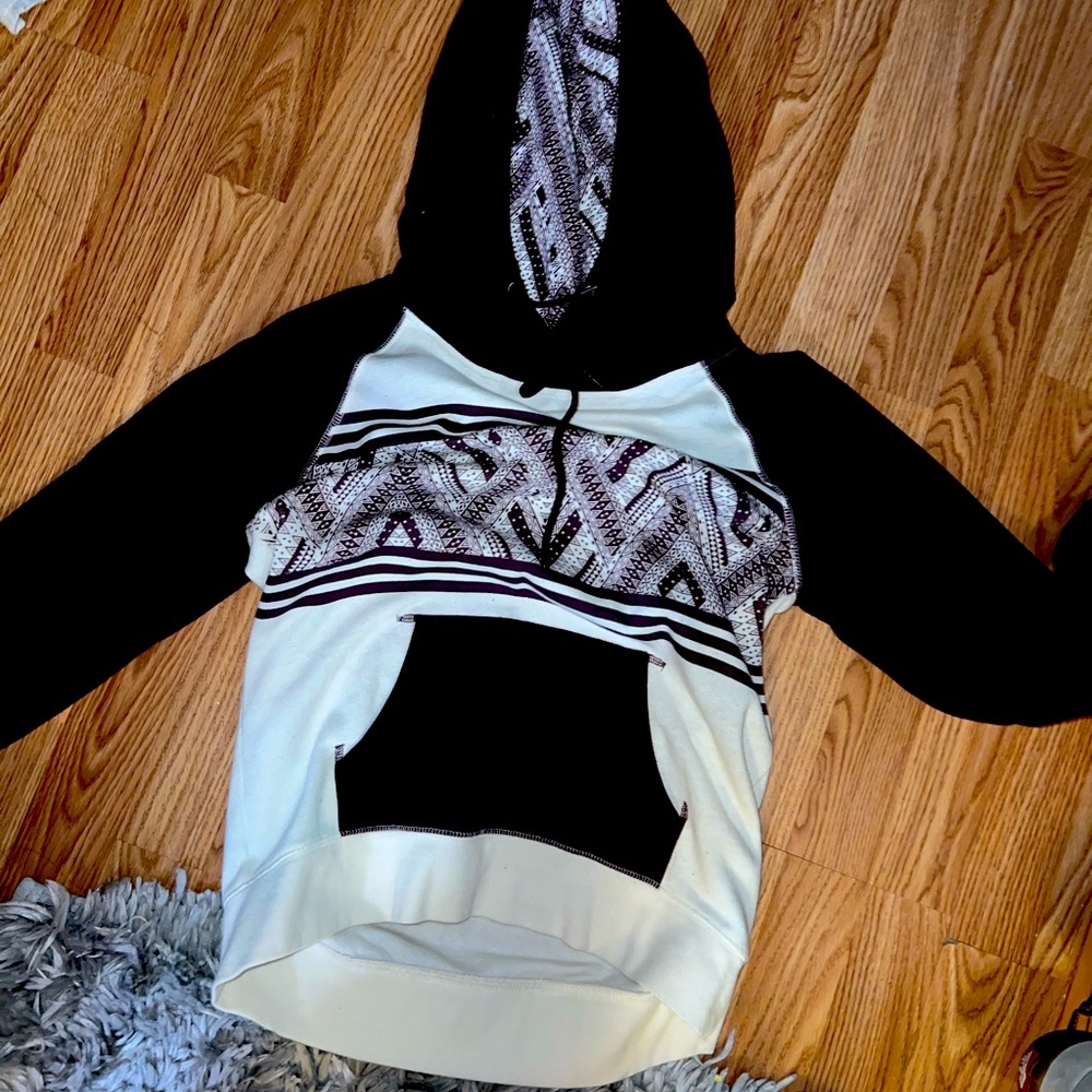 Empyre maroon Aztec sweatshirt